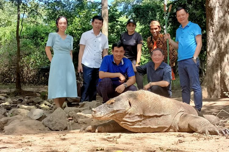 Foto: Delegasi Vietnam berkunjung ke Pulau Komodo dan Pink Beach, pada Rabu (11/5/2023). 