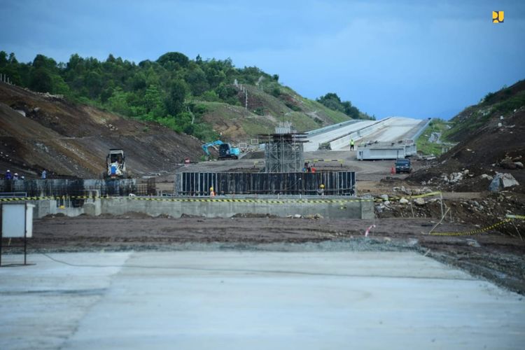 Konstruksi Jalan Tol Sigli-Banda Aceh.