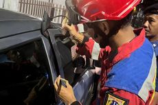Balita Terkunci Dalam Mobil di Kelapa Gading, Orangtua Minta Bantuan Damkar Selamatkan Anaknya