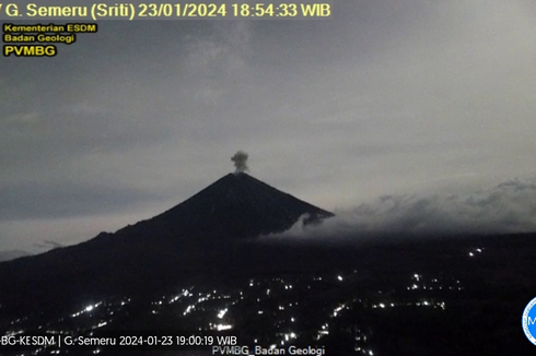 Gunung Semeru 2 Kali Meletus, Asap Membumbung 800 Meter