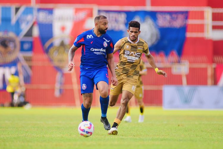 Sportivitas Tim dan Suporter Warnai Pertandingan Arema FC vs Dewa United