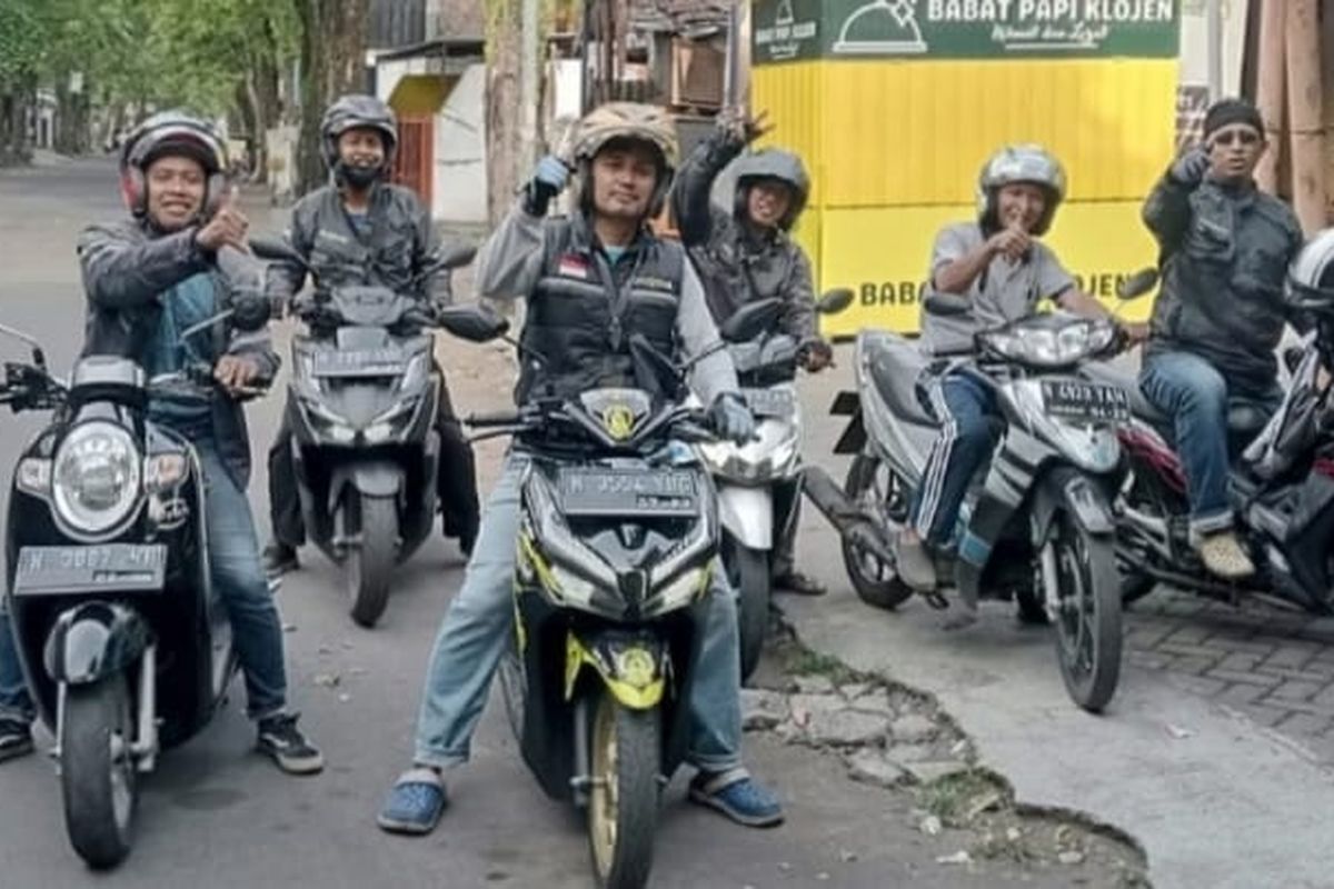 Ojol di Lumajang tetap bekerja meski sulit mendapatkan BBM