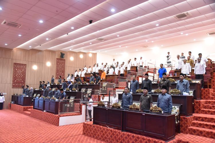 Suasana saat anggota DPRD Sumenep menggelar rapat paripurna, Rabu (23/4/2025).