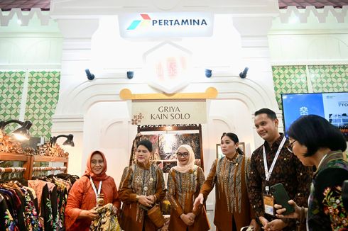 Hadir di Dekranas Expo 2024, Iriana Jokowi Beli Gelang dan Batik di UMKM Binaan Pertamina
