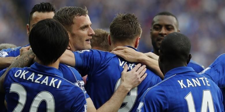 Para pemain Leicester City merayakan gol ke gawang Everton, dalam lanjutan Premier League di Stadion King Power, Sabtu (7/5/2016) waktu setempat.