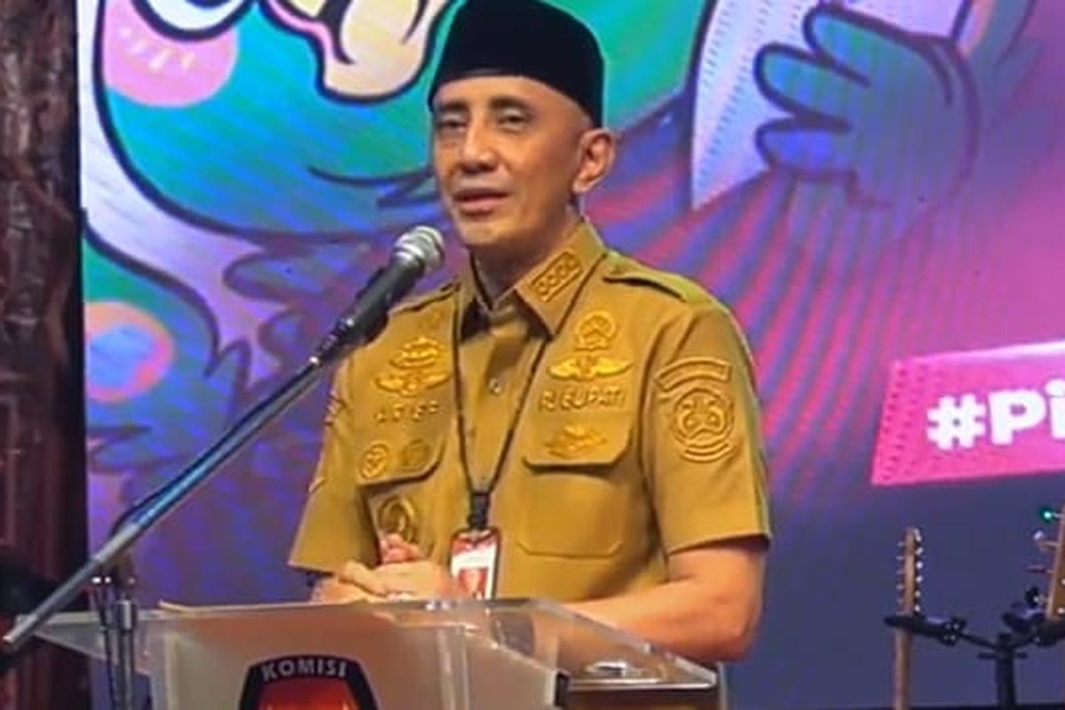 Pj Bupati Bangkalan, Arief M Edie saat menghadiri deklarasi kampanye damai Pilkada Bangkalan di Stadion Gelora Bangkalan, Selasa (25/9/2024) malam