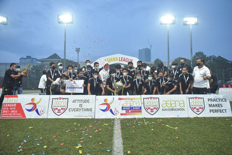 Asiana Soccer School borong gelar juara dalam gelaran Asiana League 2021-2022 kategori U13 dan U14.

