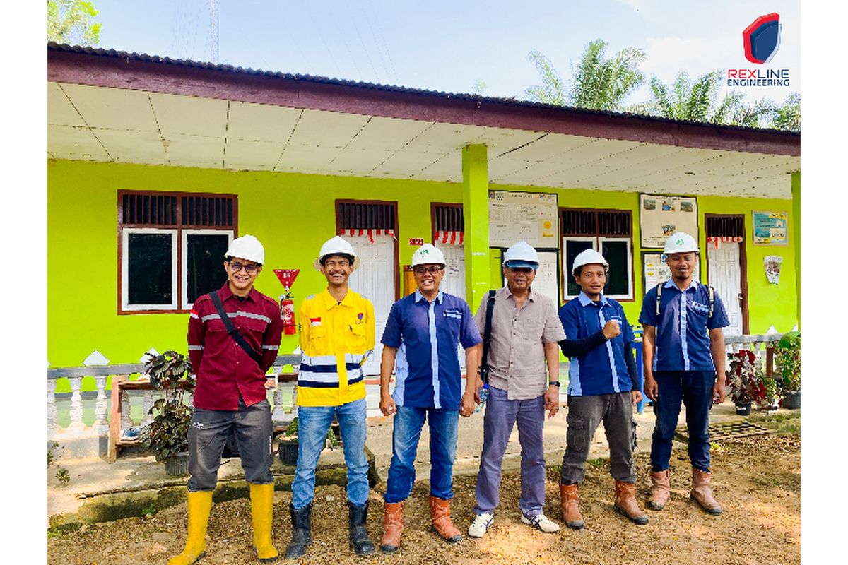 Tim Rexline Engineering Indonesia sedang melakukan survei lapangan dan feasibility study di lokasi proyek pembangunan pelabuhan modern Batanghari, Jambi. Survei ini melibatkan analisis geoteknik dan hidrografi untuk memastikan desain pelabuhan yang kokoh dan ramah lingkungan 