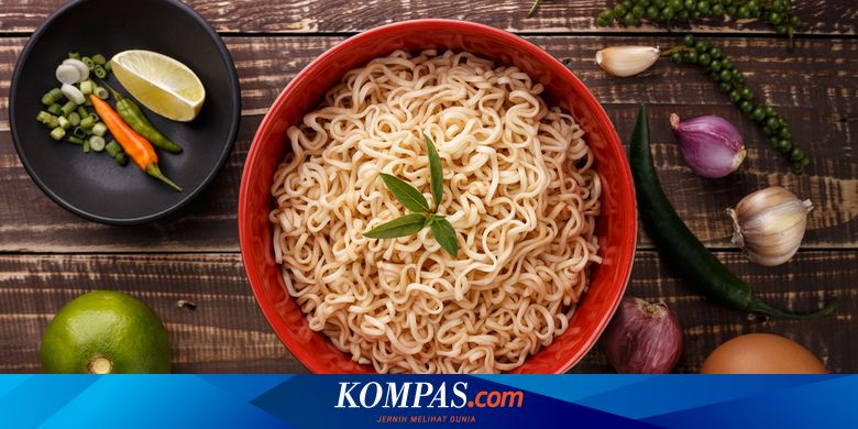 Penjelasan Ahli Gizi soal Bahaya Makan Mi Campur Nasi