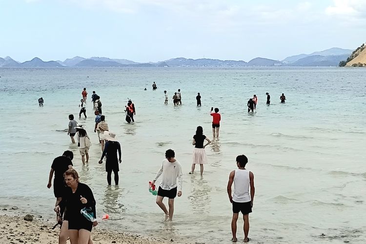 Pesona Pulau Kelor di Labuan Bajo