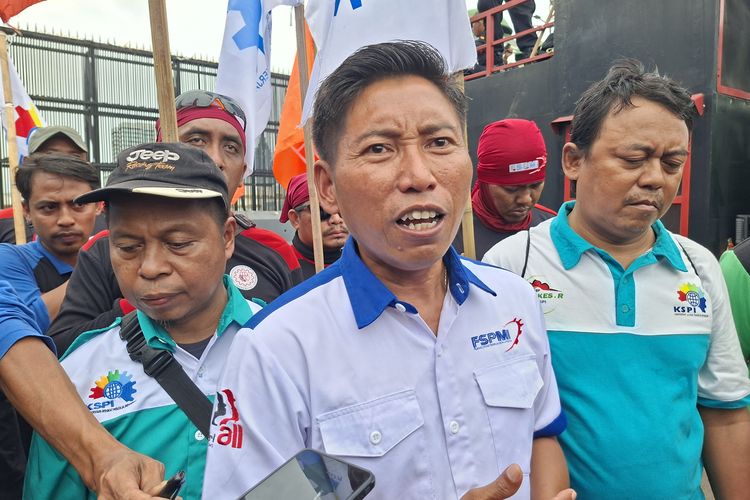 Buruh Nilai Outsourcing dan Sistem Magang Jadi Cara Perusahaan Bayar Upah Murah