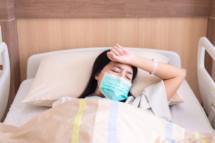 Pusat Pengendalian dan Pencegahan Penyakit China mengatakan, HMPV bisa menyebabkan flu biasa dan masalah pernapasan seperti bronkitis dan pneumonia.