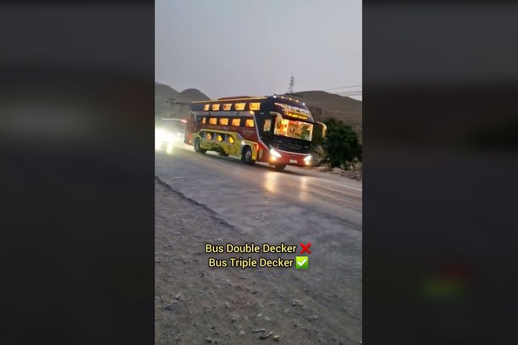 Di Pakistan rupanya bukan hanya bus double decker tapi juga ada bus triple decker.