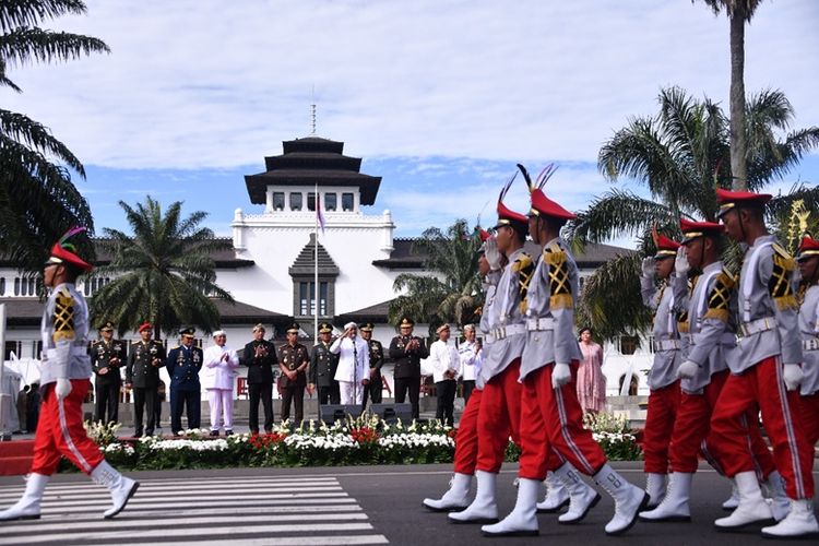 Pemprov Jabar akan mengadakan kirab budaya untuk memperingati HUT Ke-80 RI. 