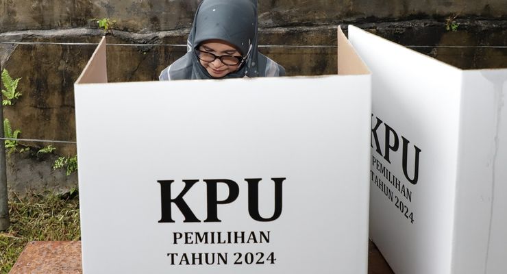 Calon Wali Kota Susanti Ajak Masyarakat ke TPS Meski Pematangsiantar Hujan