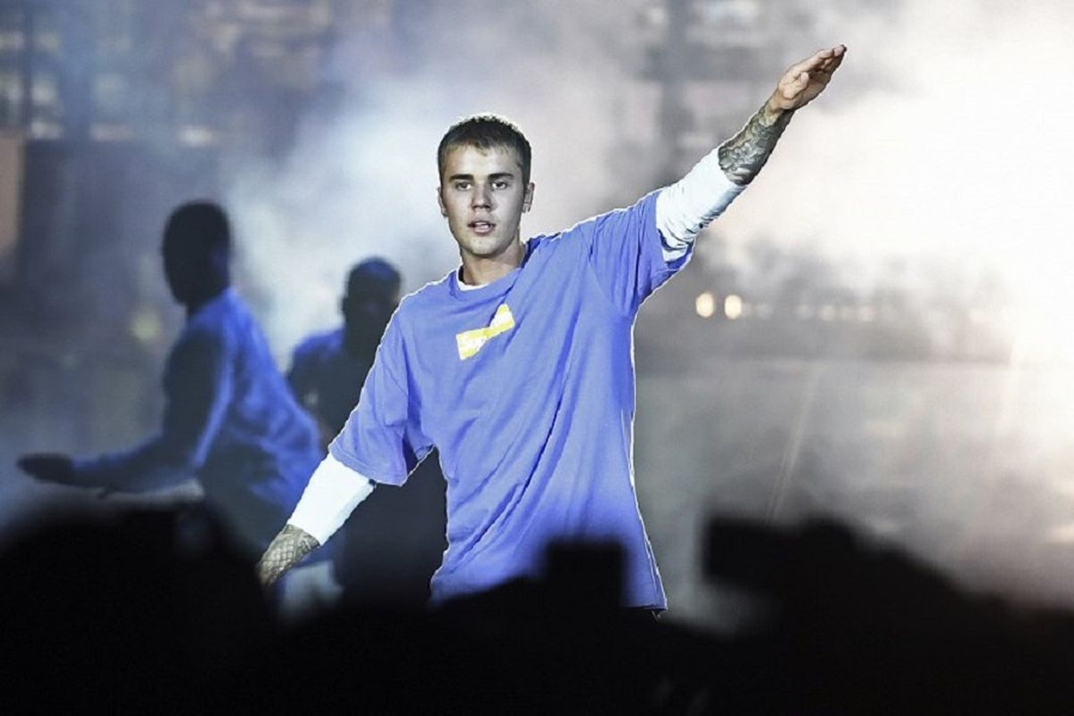 Justin Bieber tampil di AccorHotels Arena, Paris, Perancis, pada 20 September 2016. Pemerintah China melarang Bieber tampil di negara itu dengan alasan berkelakuan buruk.