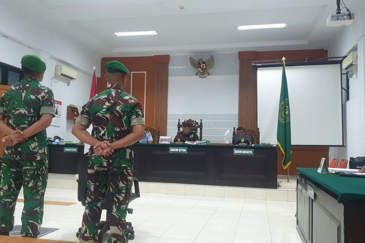 Serka Muhammad Yusuf Harahap dan Serda Rahmadani Syahputra menjalani sidang putusan di Pengadilan Militer 1-02 Medan pada Kamis (3/7/2025). 