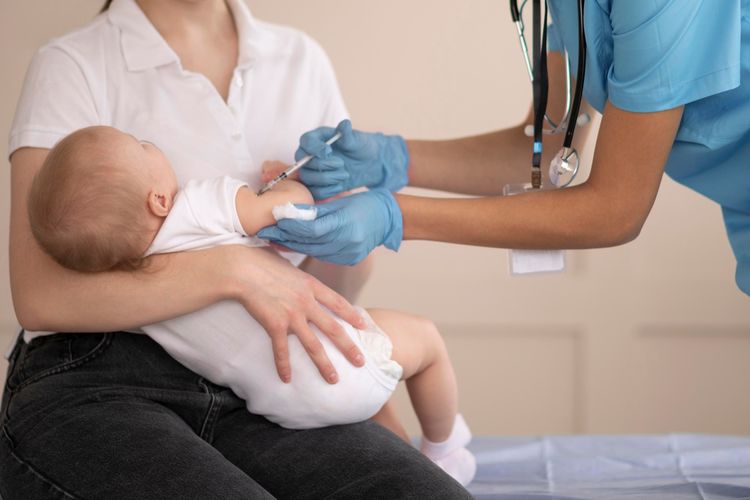 Sempat Alami Kejang, Kondisi Bayi Kasus Vaksin DPT Ganda di Bekasi Kini Membaik