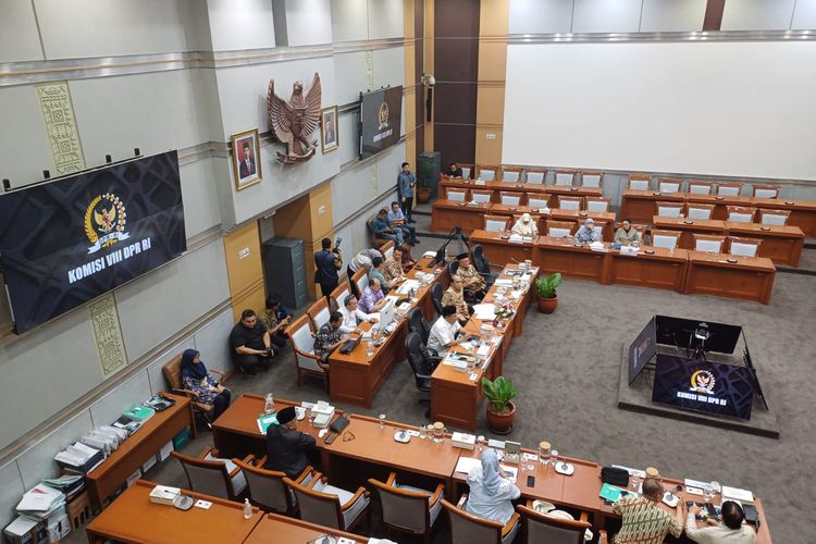 Tak Ikut Rapat Evaluasi Haji, Menag Yaqut Diminta Serahkan Laporan Tertulis