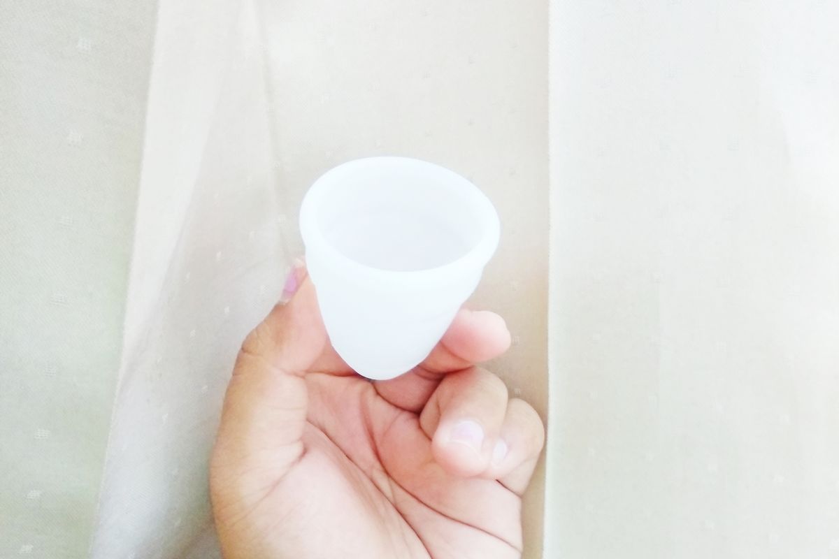 Menstrual Cup Luvy varian warna putih