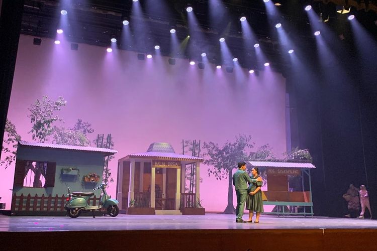 OSIS SMA Labschool Kebayoran mempersembahkan pertunjukan teater musikal Skylite Musicals 2023 dengan judul Kelana di Teater Jakarta Taman Ismail Marzuki (TIM), pada Sabtu (5/8/2023).