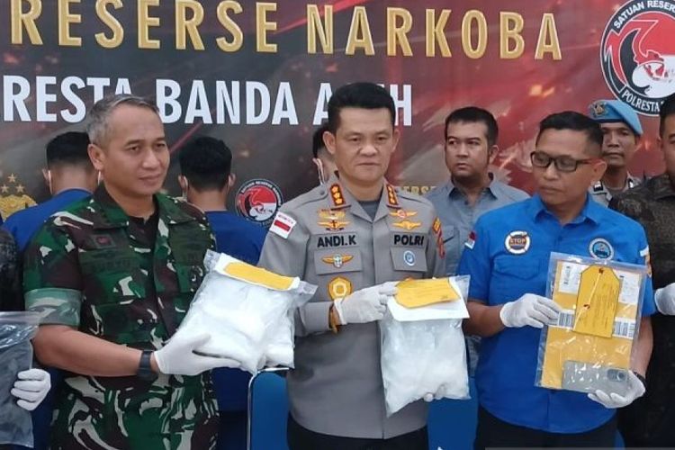 X-Ray Bandara SIM Aceh Bongkar Aksi Penyelundupan 4 Kg Sabu, Polisi Amankan 4 Tersangka