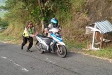 Cerita Kapolsek Gedangsari Setiap Hari Mendorong Kendaraan di Tanjakan Clongop Gunungkidul