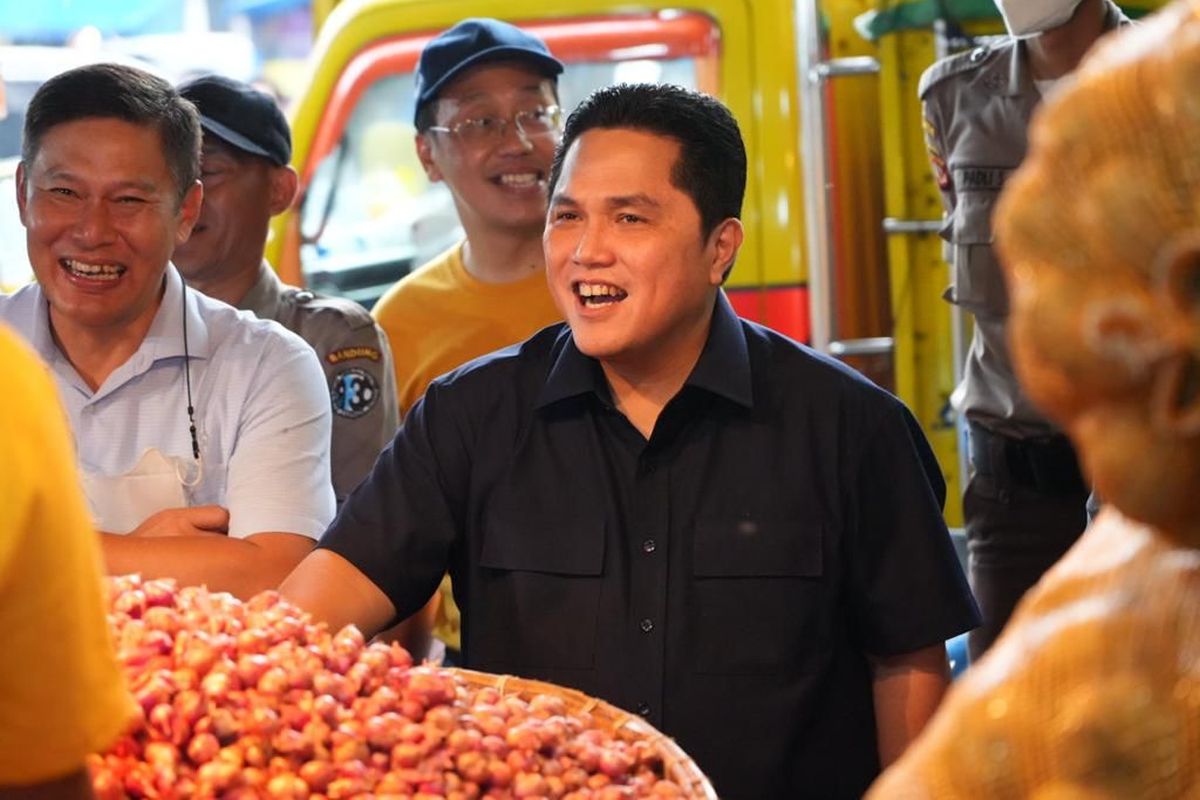 Menteri BUMN Erick Thohir saat berkunjung di Pasar Induk Caringin, Bandung, Jawa Barat, Sabtu (13/8/2022).
