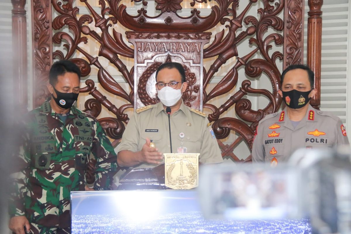 Kepala Staf TNI Angkatan Darat (KSAD), Jenderal TNI Andika Perkasa dan Wakil Kepala Kepolisian Negara Republik Indonesia (Wakapolri), Komjen Gatot Eddy Pramono mendatangi Gubernur DKI Jakarta Anies Baswedan pada Selasa (18/8/2020). 