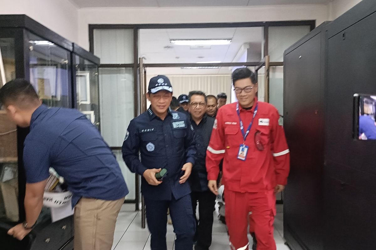 Menteri LH Ungkap Unsur Kelalaian Asap Kuning di Pabrik Kimia Cilegon