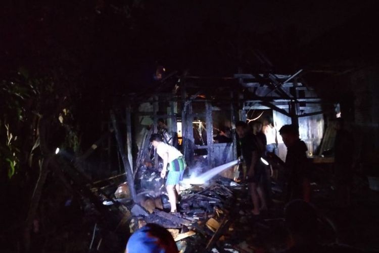Merebus Air, Dapur Rumah Warga Gunungkidul Ludes Terbakar