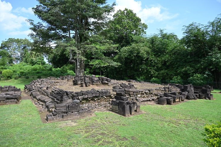 Candi Gunung Sari peninggalan Kerajaan Mataram Kuno di Magelang, Jawa Tengah.