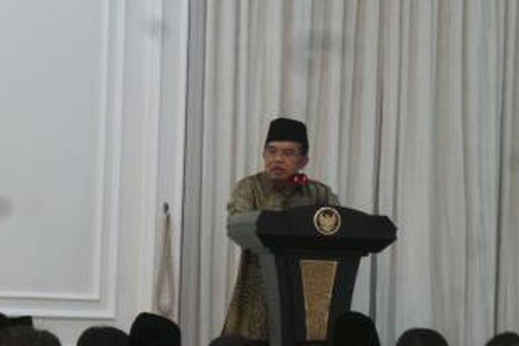 Wakil Presiden Jusuf Kalla saat buka puasa bersama pengurus Korps Alumni Himpunan Mahasiswa Indonesia dan Himpunan Mahasiswa Indonesia di Istana Wakil Presiden Jakarta, Rabu (8/7/2015).