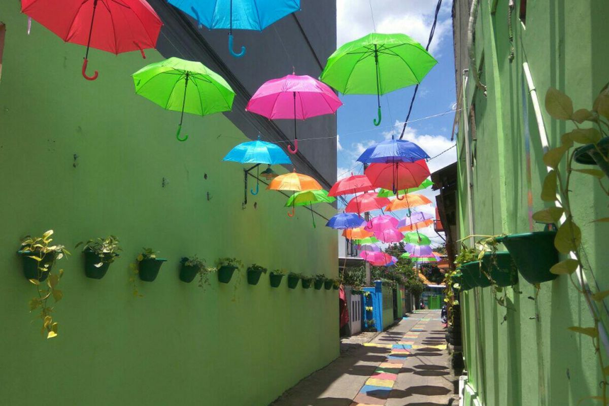 Kampung warna-warni di Jalan Bhakti, RW 10 Kecamatan Cimanggis, Depok, Kamis (15/3/2018).