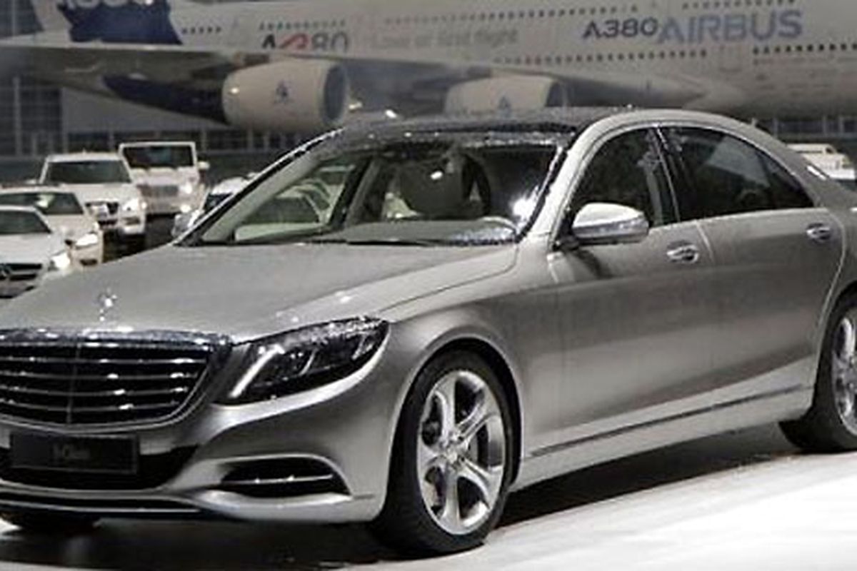 Mercedes-Benz S-Class terbaru, diluncurkan di Airbus Centre, bulan lalu.