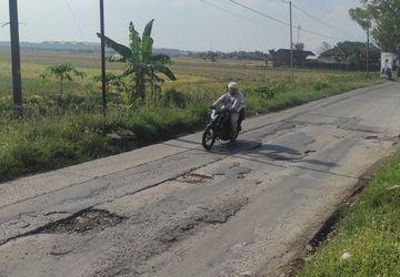 Biang Klasik Jalan Rusak di Indonesia
