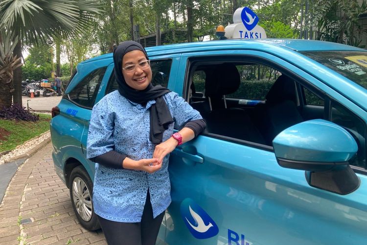 Perjuangan Ivany, Srikandi Bluebird yang Menembus Batas demi Anak