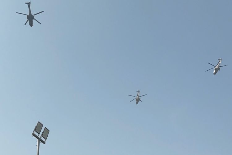 Prabowo Naik Helikopter ke HUT ke-81 TNI di Mabes Cilangkap