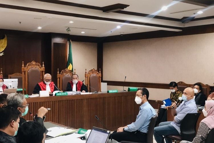 Sejumlah saksi dari Perumda Pembangunan Sarana Jaya (PPSJ) hadir dalam persidangan di Pengadilan Tinfak Pidana Korupsi (Tipikor) Jakarta. Para saksi hadir atas kasus dugaan korupsi pengadaan lahan di Munjul, Jakarta Timur untuk pembangunan Rumah DP 0 Rupiah. 
