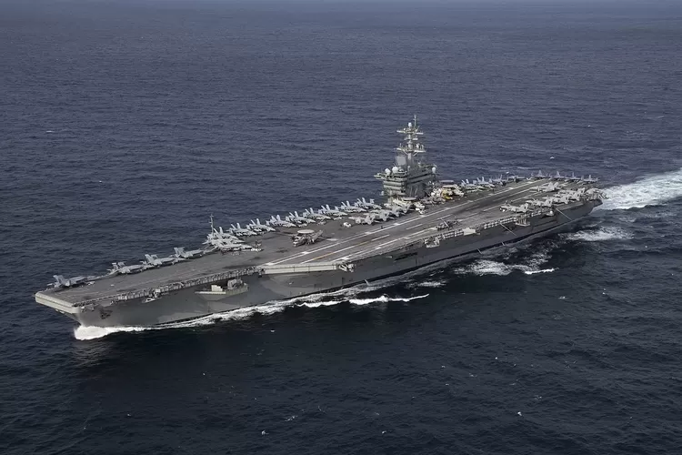 Iran Klaim Hantam Kapal Induk USS Abraham Lincoln, Ogah Negosiasi dengan AS