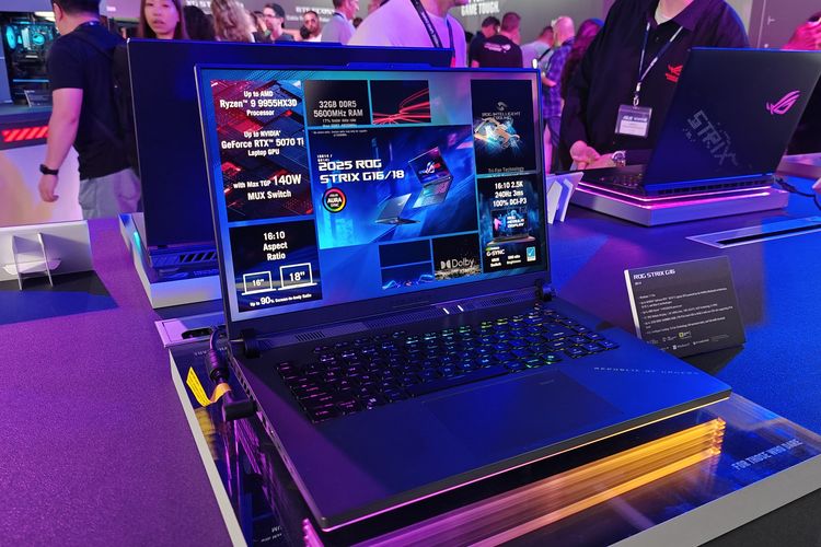 Asus ROG Strix G14 dipajang di area performance hall di kantor pusat Asus di Taiwan