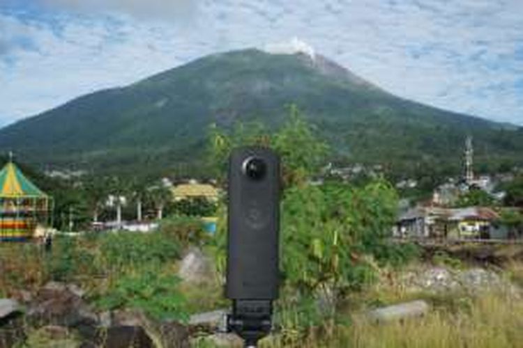 Jelang gerhana matahari di Ternate, Rabu (9/3/2016). 