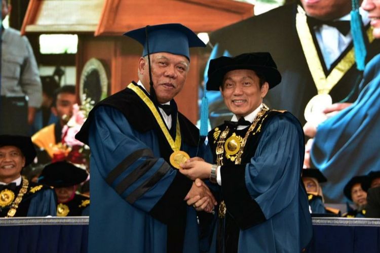 Menteri PUPR Basuki Hadimuljono dianugerahi gelar Doktor Kehormatan (Honoris Causa) dari ITB
