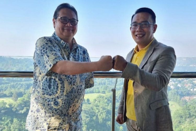 Gubernur Jawa Barat Ridwan Kamil saat bertemu dengan Ketua Umum Partai Golkar Airlangga Hartarto di Bandung, Sabtu (5/6/2021).