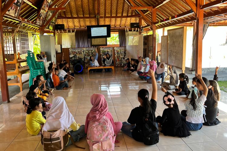 Bumi Neng Mom Jadi Rumah Belajar Gratis di Pangandaran, Lahir dari Kegelisahan Melihat Pendidikan Anak Desa 