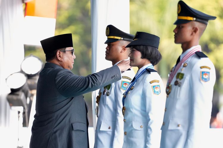 10 Lulusan Terbaik IPDN dari Keluarga Sederhana, Anak Buruh dan Petani
