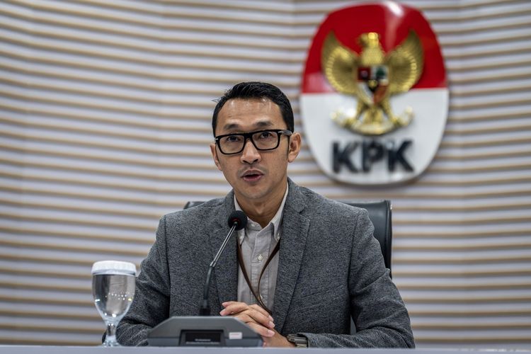 KPK Panggil Iwan Chandra Pengantar Uang Suap Rp 3 M untuk Ketua Kadin Kaltim Dayang Dona