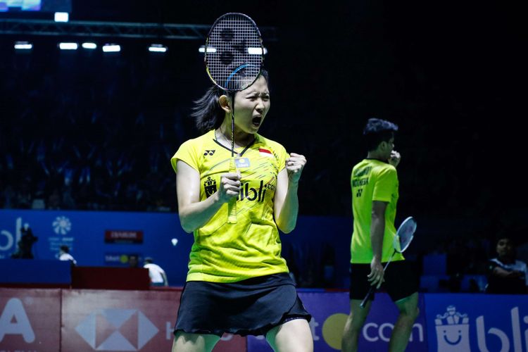 Ganda campuran Indonesia, Ricky Karanda Suwardi dan Debby Susanto merayakan kemenangan dalam laga babak pertama Indonesia Open 2018 di Istora Senayan, Jakarta, Selasa (3/7/2018). Pasangan ganda campuran Indonesia Ricky Karanda Suwardi Debby Susanto menang dengan tiga gim 17-21, 21-13, dan 24-22.