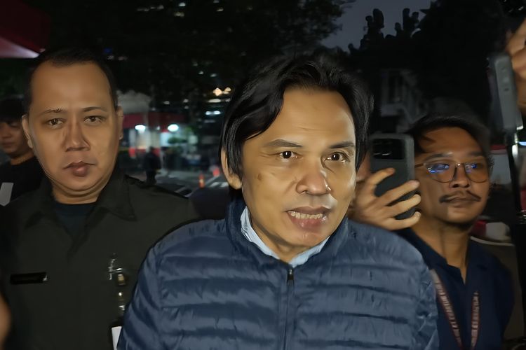Diperiksa KPK Selama 10 Jam, Eks Sekjen MPR Irit Bicara Terkait Kasus Gratifikasi