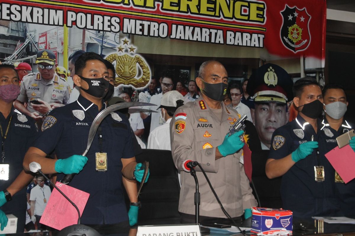 Konferensi pers kasus tawuran di Polres Metro Jakarta Barat, Rabu (29/4/2020)